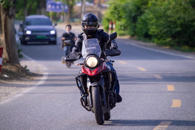 Motos